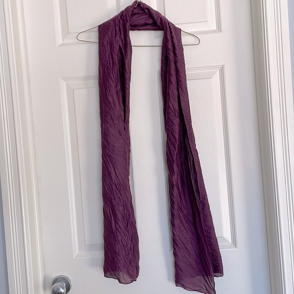 Purple crinkly scarf - Picture 2 of 9